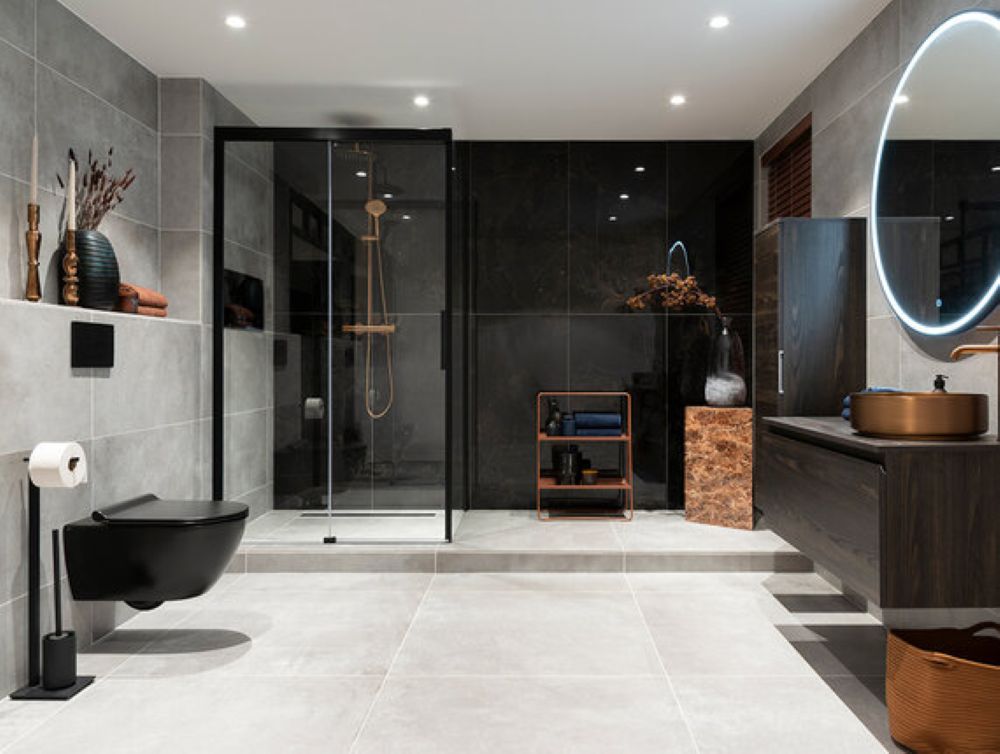 Badkamer installatie met volledige ontzorging en luxe afwerking